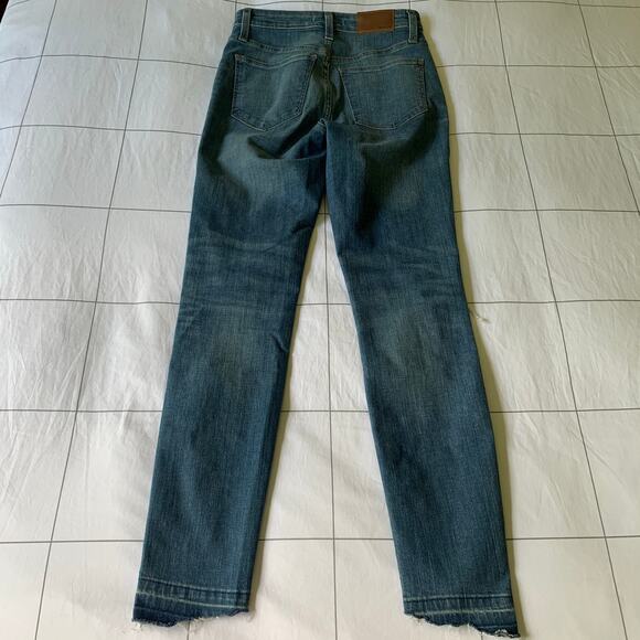 Madewell Jeans Womens 26 Curvy High Rise Drop Hem Medium Wash Distressed Blue - Picture 3 of 11